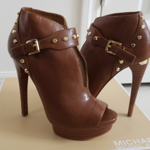 Bootie - Picture 5 of 6